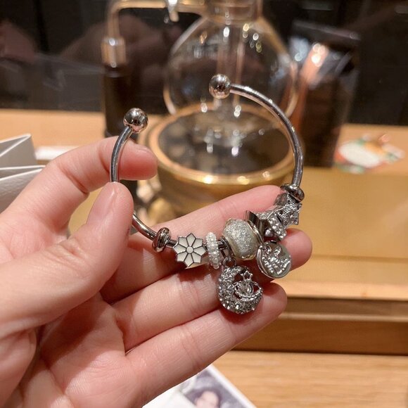 Pandora Braclet - Picture 3 of 5